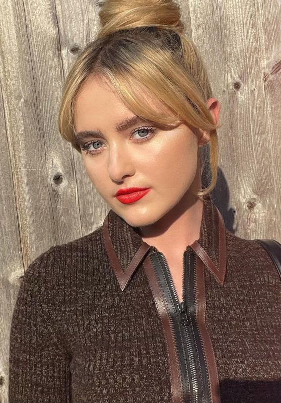 Kathryn Newton - Tod