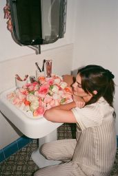 Kendall Jenner – Moon Rose Mint Collection 2022 (more photos)