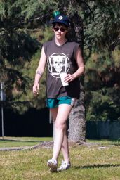 Kristen Stewart - Out in Los Feliz 07/04/2023