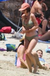 Kristen Wiig on Beach in Los Angeles 07/16/2023