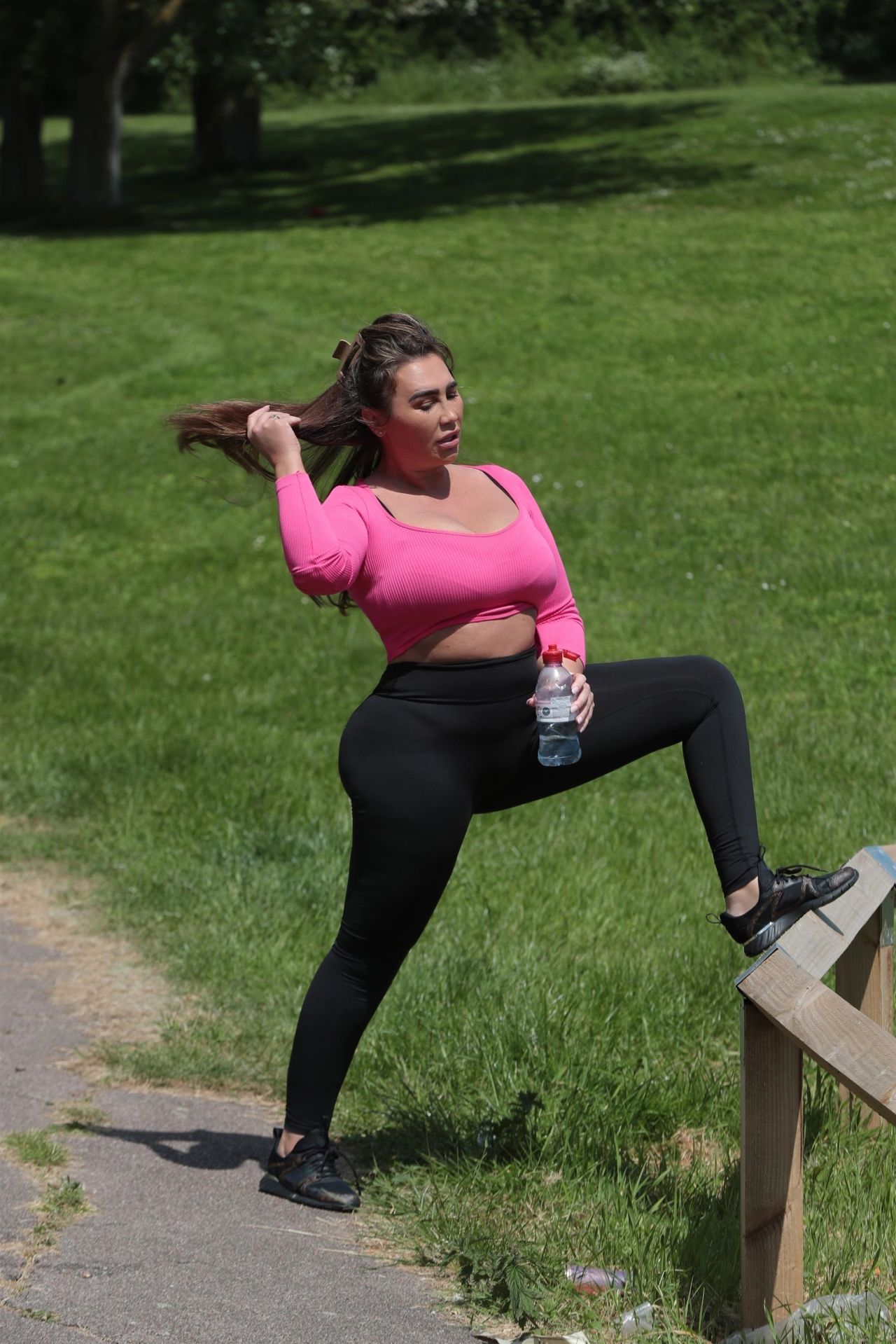 Lauren Goodger Exercising in Essex 07/18/2023 • CelebMafia