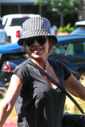 Lisa Rinna in Casual Outfit in Bel Air 07/20/2023