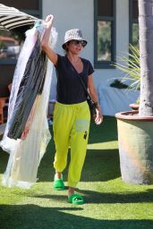 Lisa Rinna in Casual Outfit in Bel Air 07/20/2023