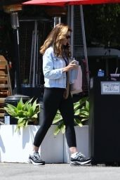 Maria Shriver Street Style - Brentwood 07/21/2023
