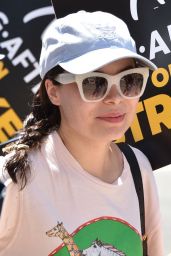 Miranda Cosgrove - SAG-AFTRA Actors Union Strike in Los Angeles 07/18/2023