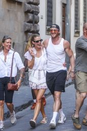 Nina Agdal - Out in Florence 07/07/2023