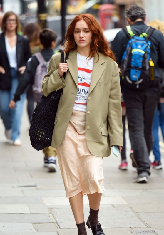 Olivia Cooke - Running Errands in London 07/21/2023
