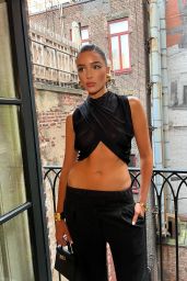 Olivia Culpo Outfit 07/22/2023 (I)