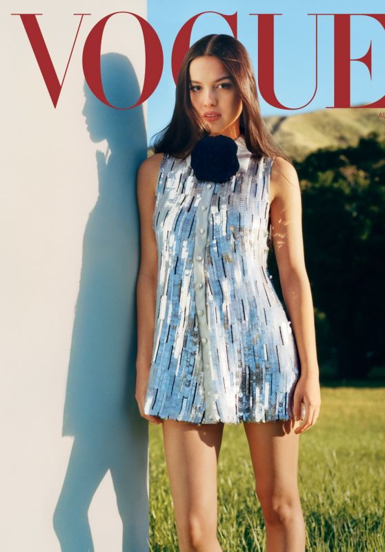 Olivia Rodrigo Outfit – Vogue August 2023 (II)
