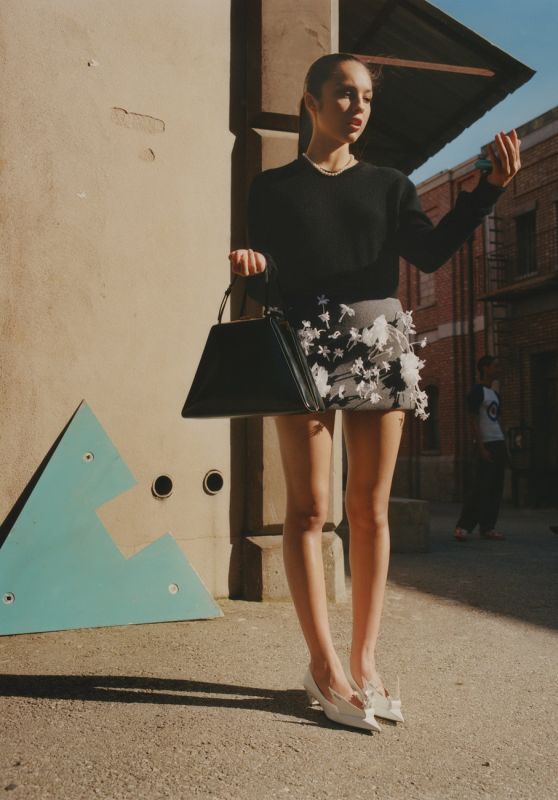 Olivia Rodrigo Outfit – Vogue August 2023 (III)