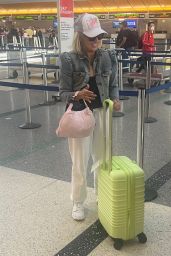 Sarah Michelle Gellar - Arrives at LAX 07/11/2023