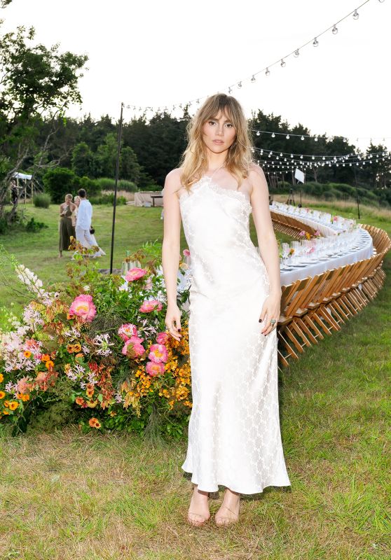 Suki Waterhouse - Cloudy Bay Wines & Outstanding in the Field Celebrate The Art of Entertaining in New York 07/20/2023
