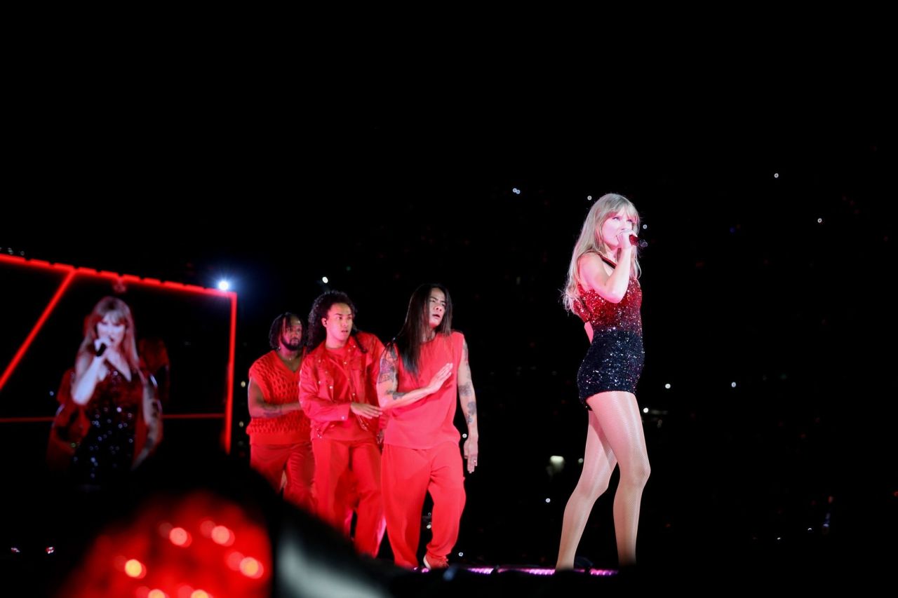 Taylor Swift - Performing at The Eras Tour in Seattle 07/22/2023 ...