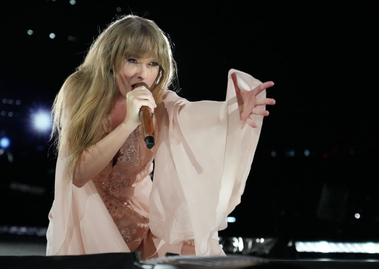 Taylor Swift - The Eras Tour in Santa Clara 07/28/2023 • CelebMafia