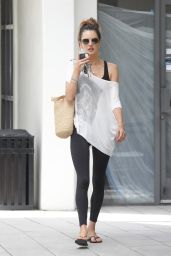 Alessandra Ambrosio Makeup-Free Shopping in Brentwood 08/18/2023