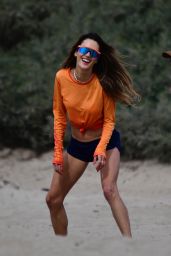 Alessandra Ambrosio – Playing Beach Volleyball in Santa Monica 08/19/2023