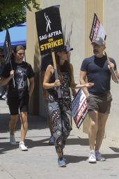 Alison Brie - SAG-AFTRA Actors Union Strike in Los Angeles 08/03/2023