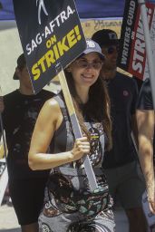 Alison Brie - SAG-AFTRA Actors Union Strike in Los Angeles 08/03/2023