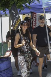 Alison Brie - SAG-AFTRA Actors Union Strike in Los Angeles 08/03/2023