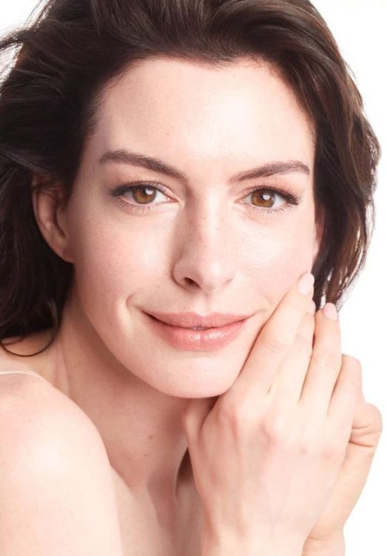 Anne Hathaway - Shiseido Campaign 2023