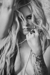 Avril Lavigne - GRAZIA Bulgaria August 2023