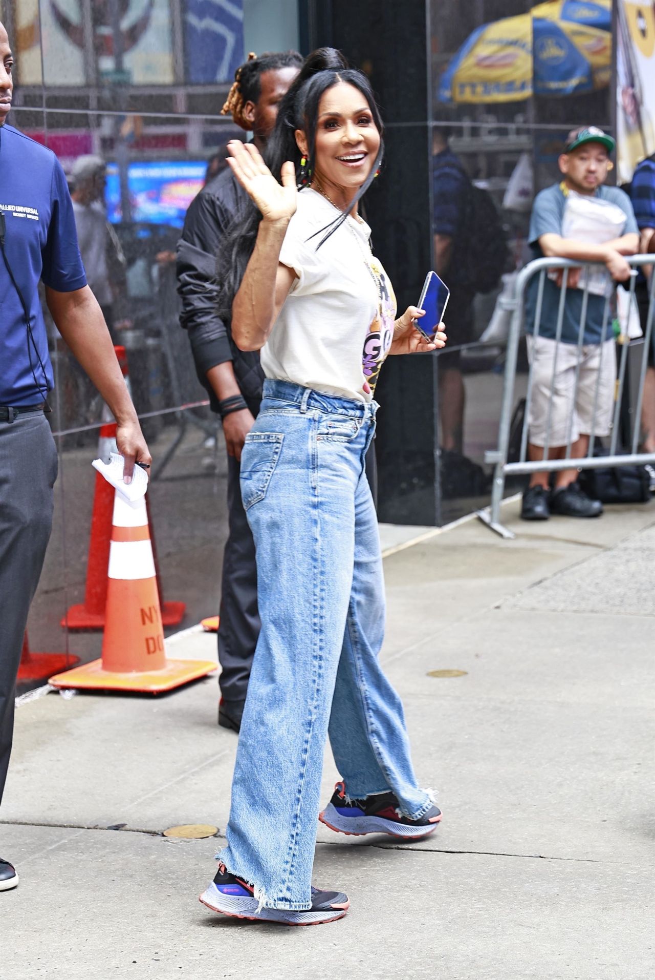 Cindy Herron - Exits GMA Studio in New York 08/16/2023 • CelebMafia