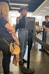 Diane Keaton - Shopping in Beverly Hills 08/16/2023