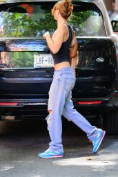 Emily Ratajkowski in Ripped Jeans and a Tiny crop in New York 08/11/2023