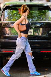 Emily Ratajkowski in Ripped Jeans and a Tiny crop in New York 08/11/2023