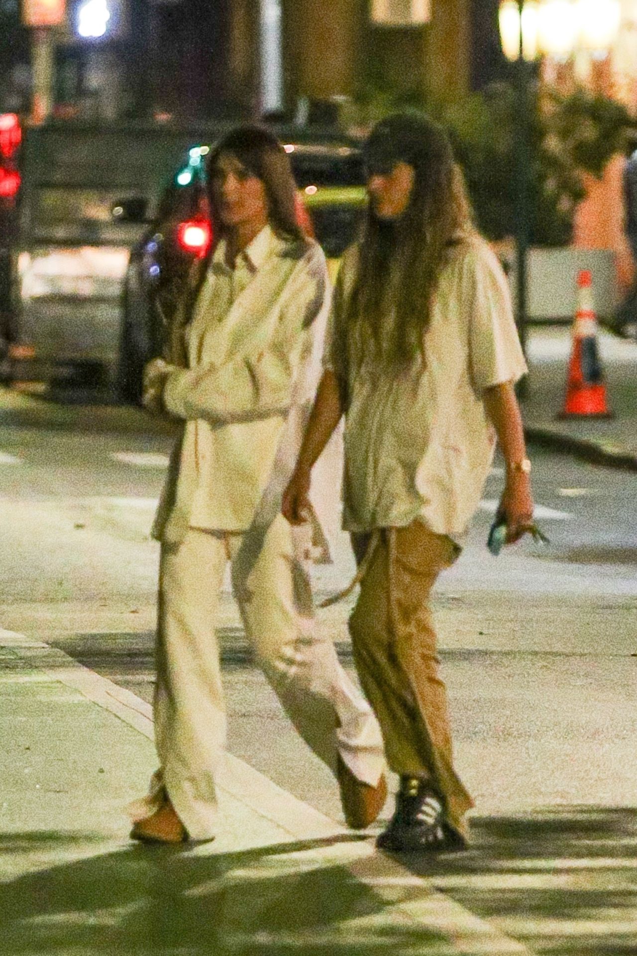 Emily Ratajkowski - Leaving a Wine Shop in New York 08/29/2023 • CelebMafia