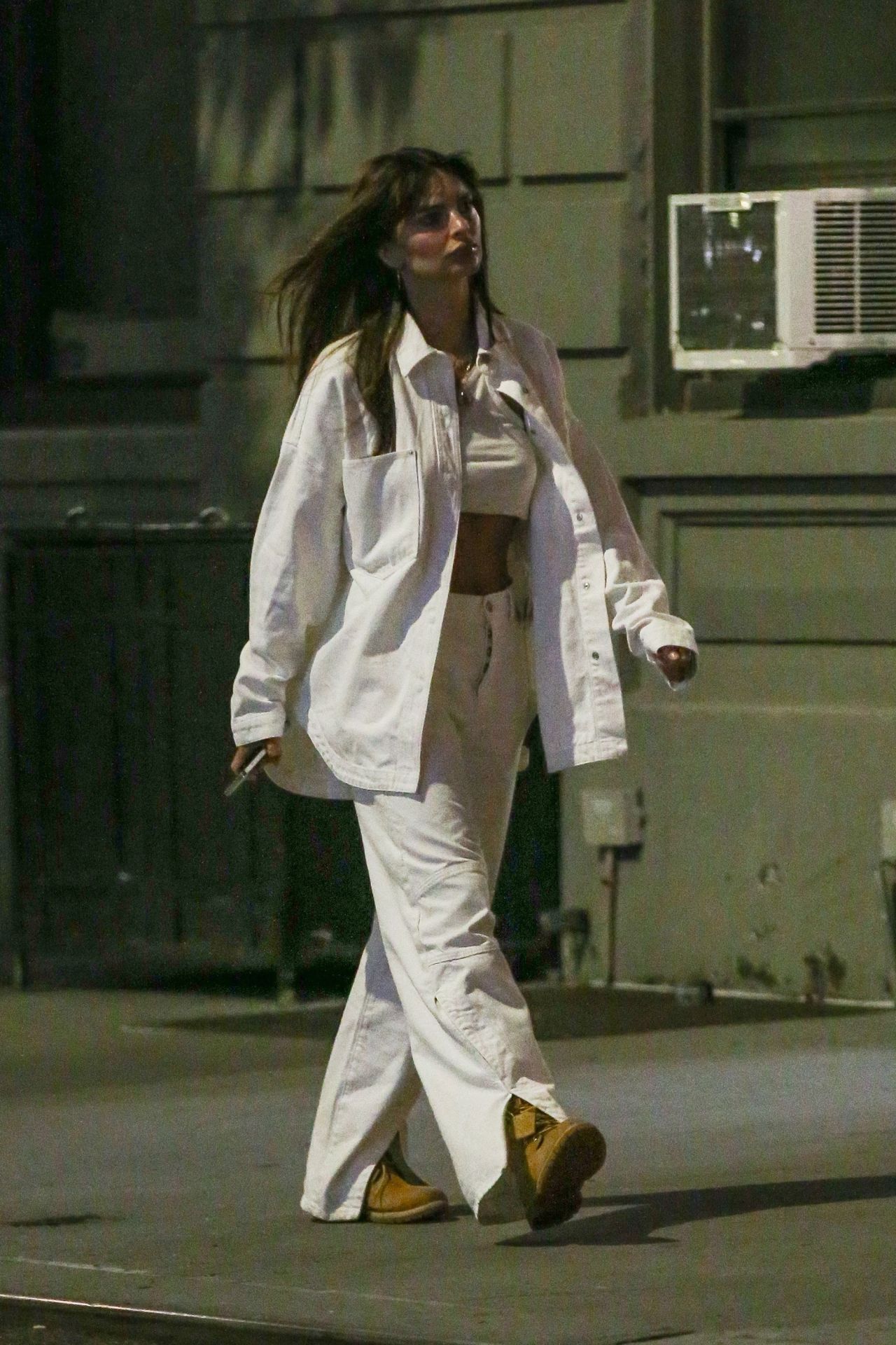 Emily Ratajkowski - Leaving a Wine Shop in New York 08/29/2023 • CelebMafia