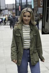 Helen Skelton in Casual Outfit in Manchester 08/01/2023