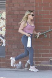 Hilary Duff in Workout Outfit in Sherman Oakes 08/07/2023