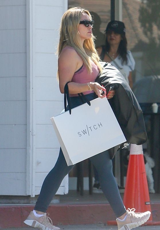 Hilary Duff - Shopping in Los Angeles 08/11/2023