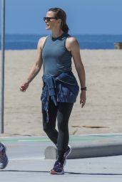 Jennifer Garner at Santa Monica Beach 08/22/2023
