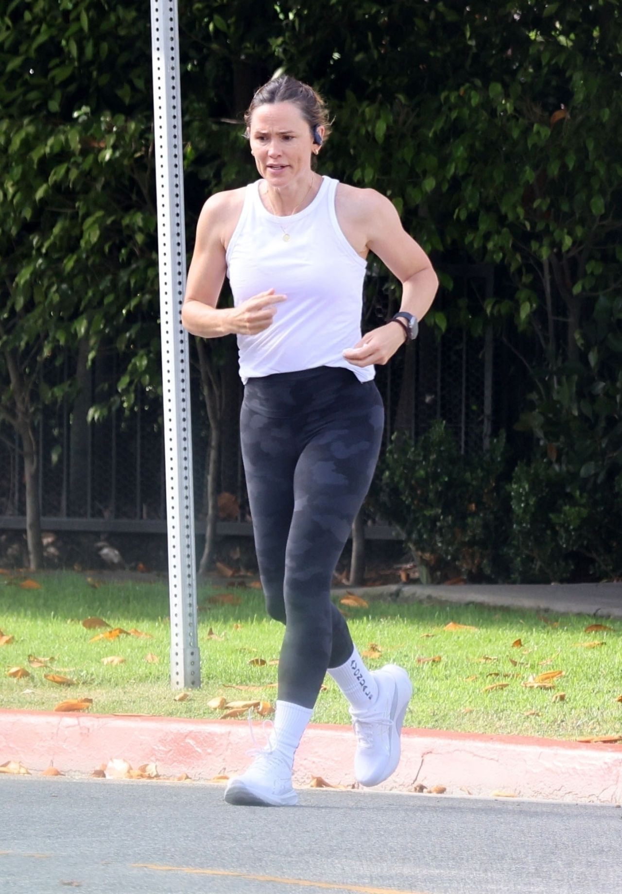 Jennifer Garner Morning Run in Los Angeles 08/13/2023 • CelebMafia