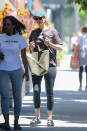 Jennifer Lawrence - Carries a Large Loewe Handbag in Los Angeles 08/04/2023