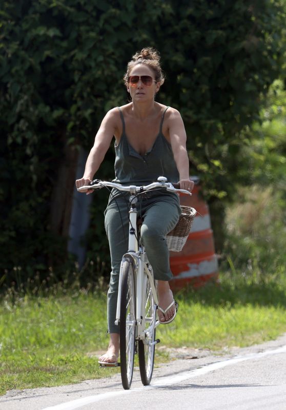 Jennifer Lopez - Bike Ride in The Hamptons 08/02/2023