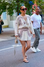 Jennifer Lopez  Summer Street Style - Shopping in New York 08/13/2023
