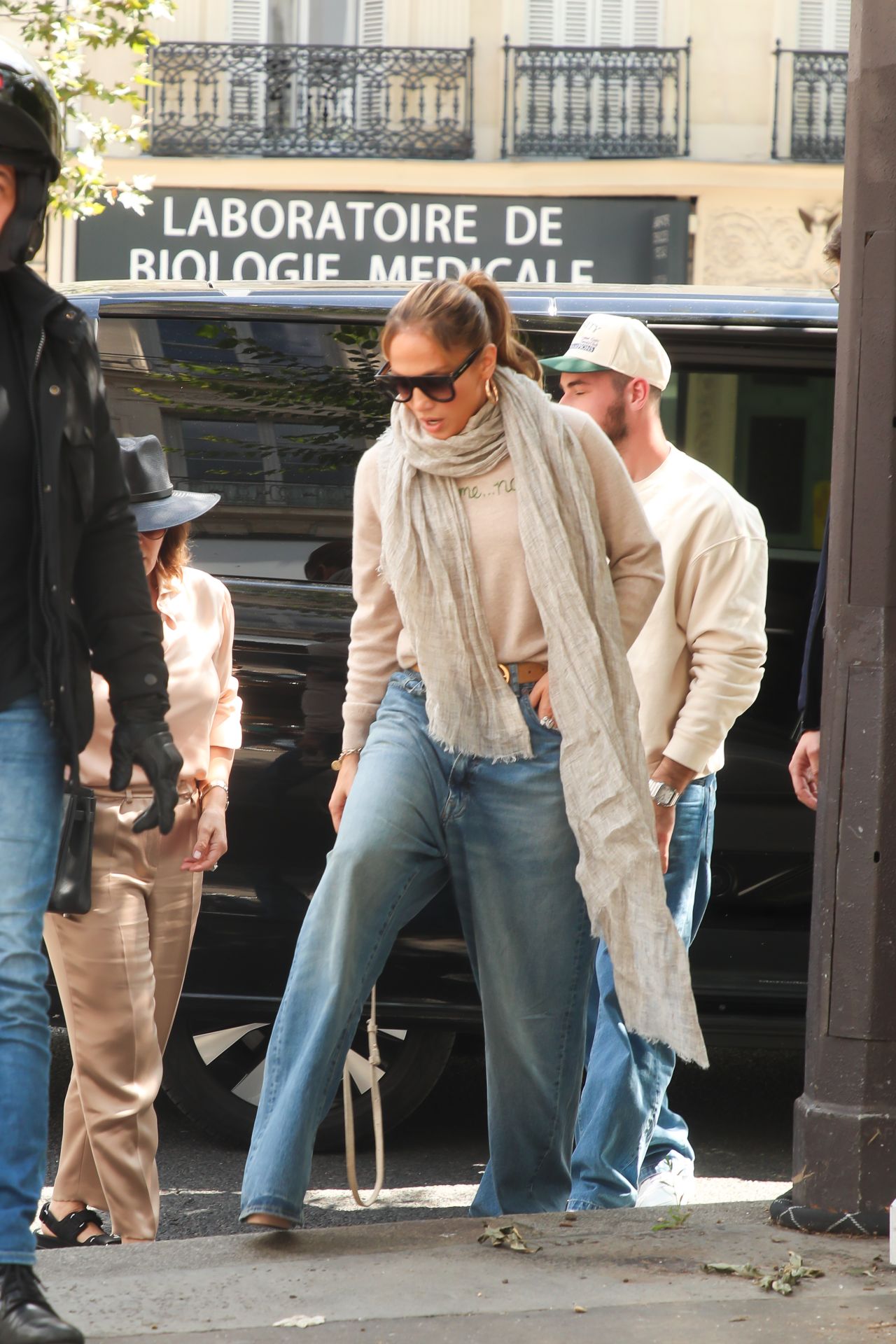 Jennifer Lopez Wearing Isabelle Marant Glasses and Jacquemus Bag ...