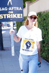 Jeri Ryan at SAG Strike at Warner Brothers Studios in Burbank 08/26/2023