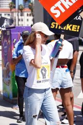 Jeri Ryan at SAG Strike at Warner Brothers Studios in Burbank 08/26/2023