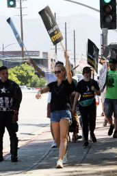 Jeri Ryan - SAG-AFTRA Strike in Los Angeles 08/02/2023