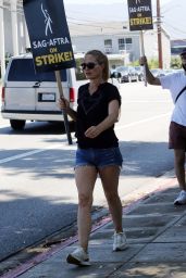 Jeri Ryan - SAG-AFTRA Strike in Los Angeles 08/02/2023