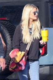 Jessica Simpson - Grocery Shopping in Los Angeles 08/19/2023