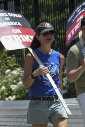 Justine Bateman - SAG-AFTRA Strike Outside Netflix Headquarters in LA 08/08/2023