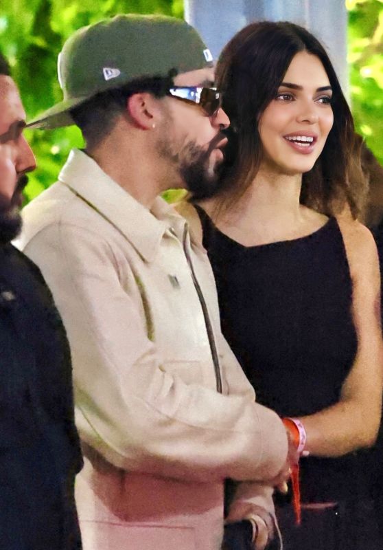 Kendall Jenner and Bad Bunny at Drake’s 2nd LA “It’s All A Blur”Concert in inglewood 08/14/2023