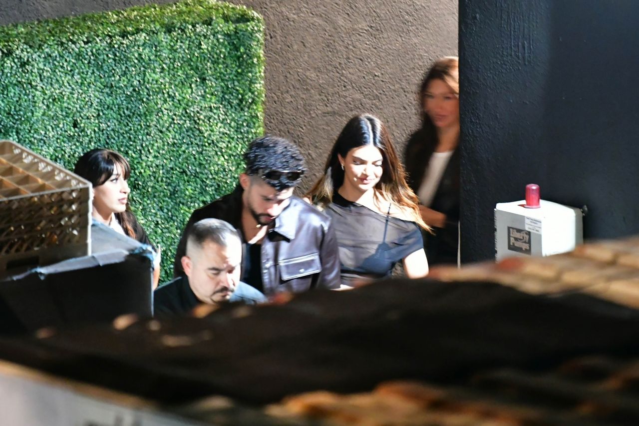 Kendall Jenner - Leaving the Dave Chappelle Comedy Show at Delilah in