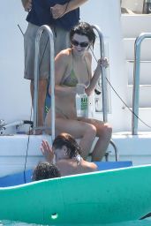 Kendall Jenner, Lori Harvey, Justine Skye and Hailey Bieber - Cabo San Lucas 08/25/223