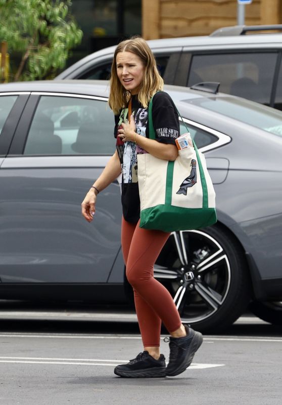 Kristen Bell - Grocery Shopping in LA 08/09/2023